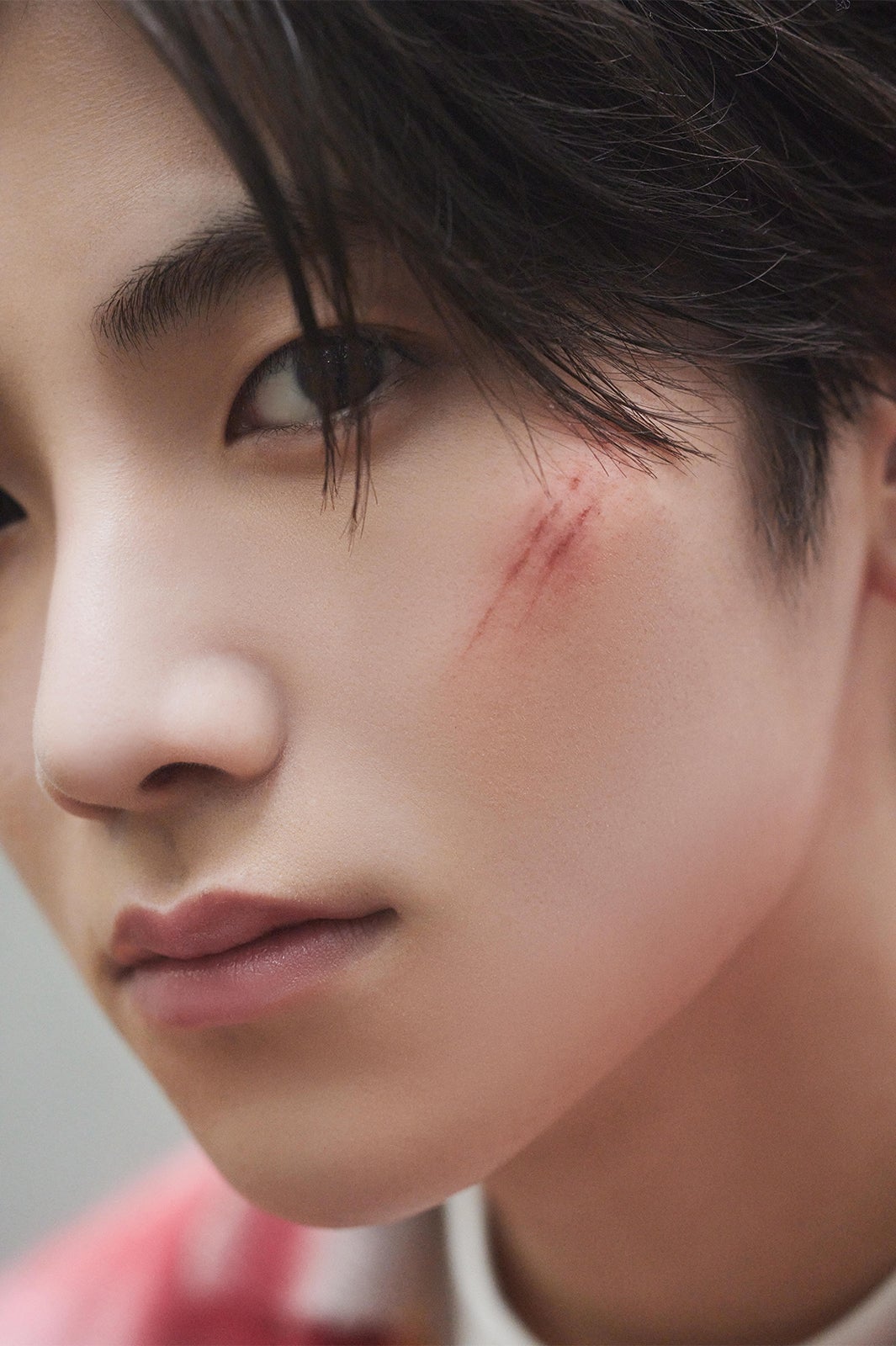 YUMA「JUVENILE」 （C）HYBE LABELS JAPAN