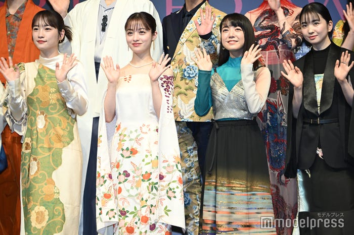 川栄李奈、橋本環奈、上白石萌音、福地桃子(C)モデルプレス