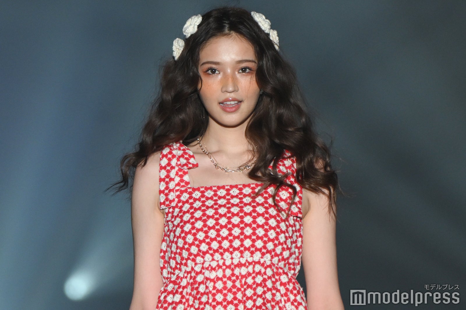 せいら、おでこ全開×“そばかすメイク”で印象ガラリ ヘルシー肌見せコーデ披露【TGC熊本2024】