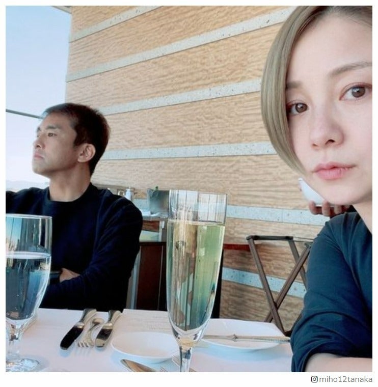 田中美保、夫・稲本潤一選手と子どもとのバースデー家族ショット公開「最高の誕生日プレゼント」