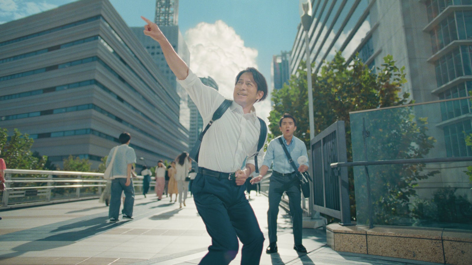 岡田准一／新CM「アイスのコーヒーのみにいこ！」篇より（提供写真）