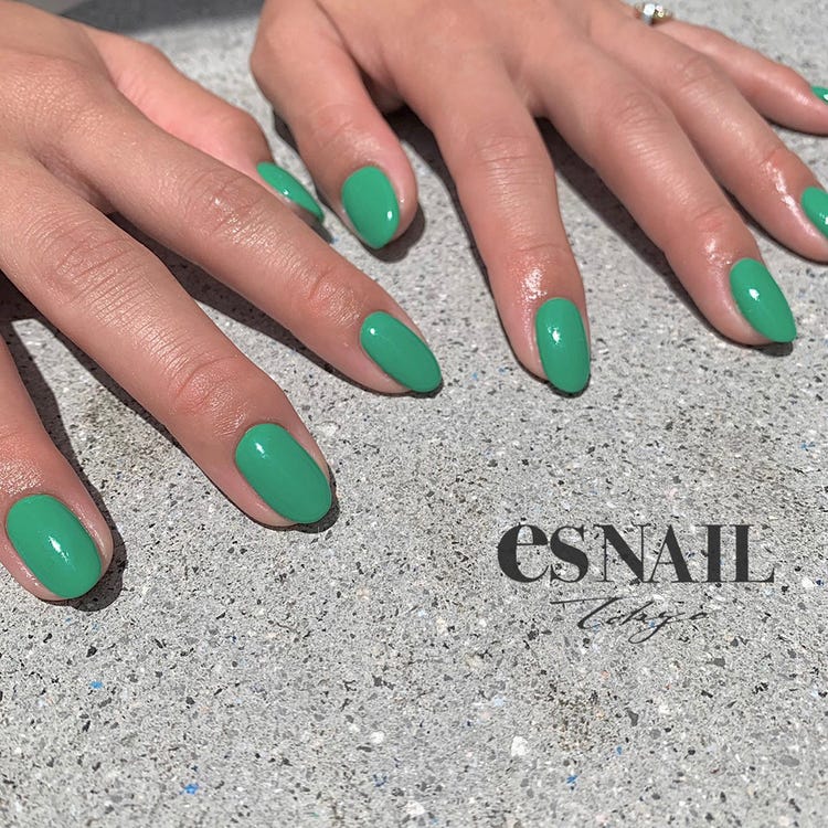 注目の グリーンネイル 特集 指先からトレンドを取り入れて プレゼント企画あり モデルプレス 注目の グリーンネイル 特集 指先からトレンドを取り入れて プレゼント企画あり モデルプレス