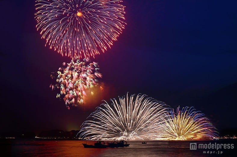 2500発の豪華花火が鎌倉の夜空を染める