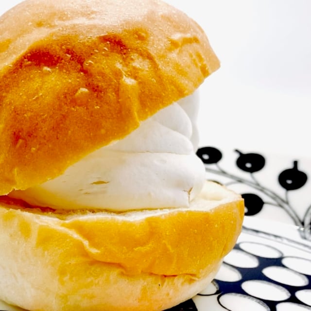 カルディオリジナル新作！冷凍ドルチェパン「マリトッツォ」