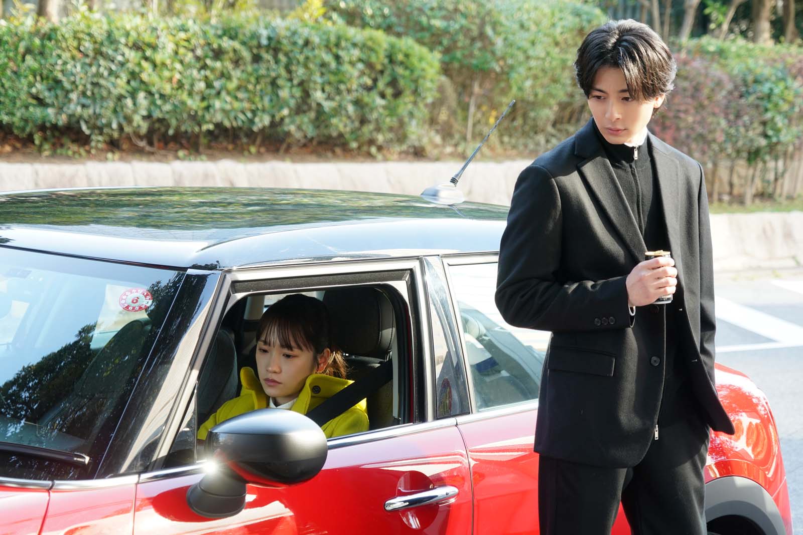 川栄李奈、高杉真宙「となりのナースエイド」第4話より（C）日本テレビ