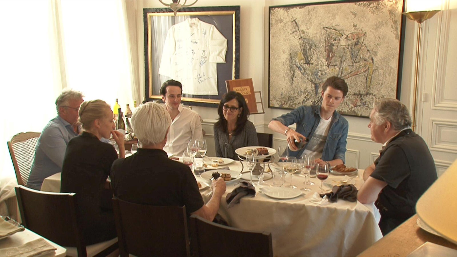 パリの日本人妻・ユリコさんら／画像提供：毎日放送