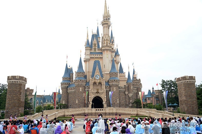 ゲストが詰めかける