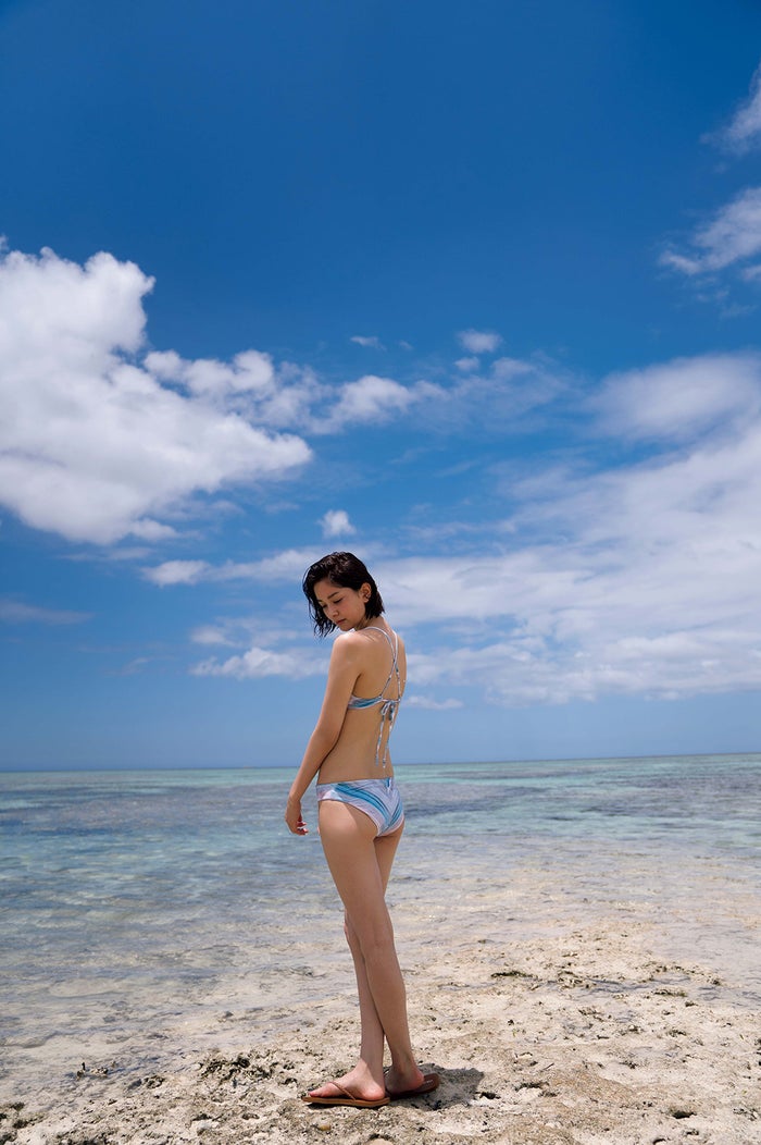石橋杏奈の美バストチラリ ビキニ姿で誘惑 モデルプレス 石橋杏奈の美バストチラリ ビキニ姿で誘惑 モデルプレス