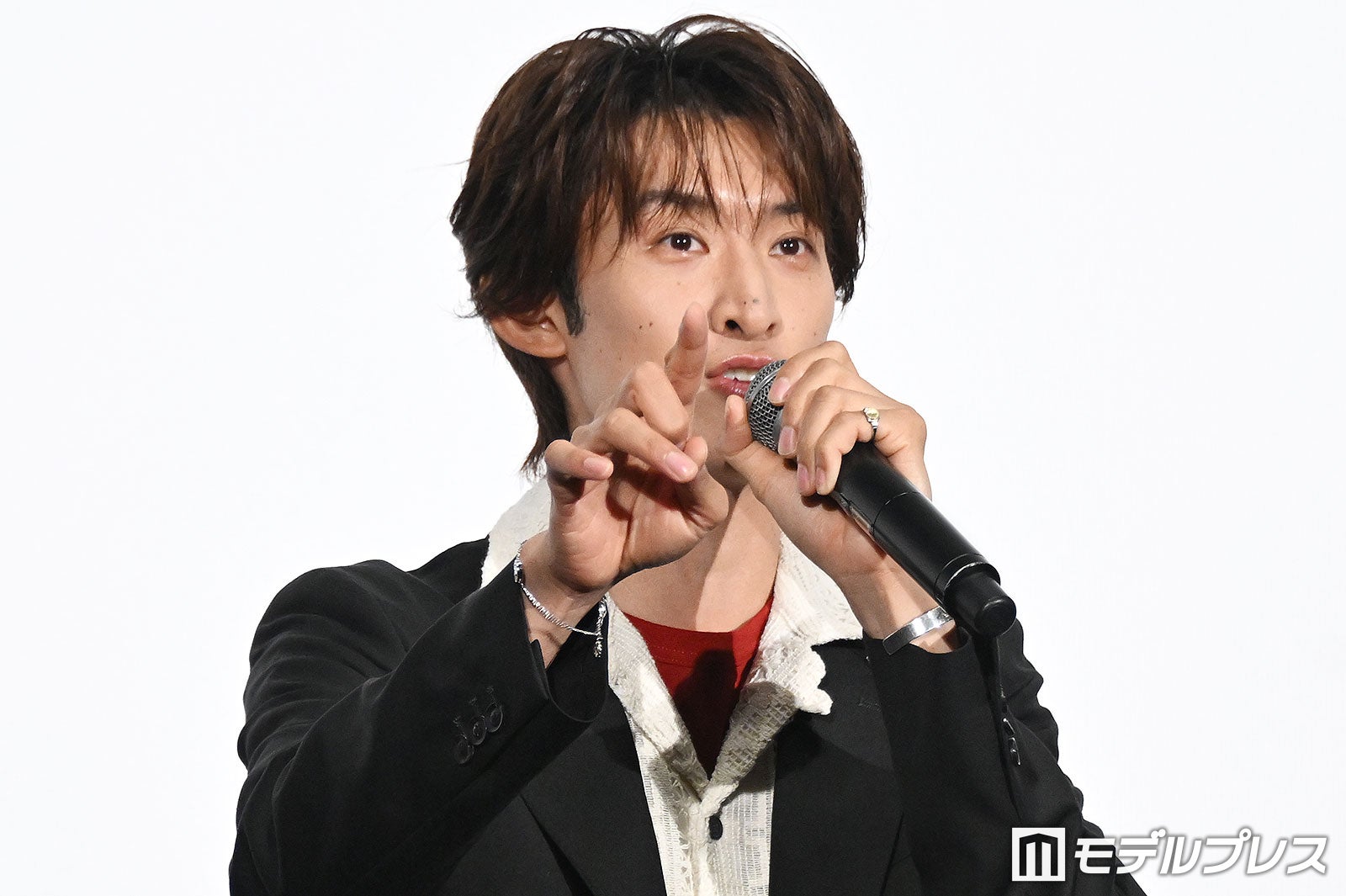 タイムツリーのスケジュールに「※サプライズ出演」と書いてあったことに気づかず口を滑らせた向井康二（C）モデルプレス