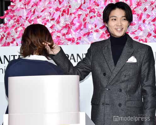 磯村勇斗、女性の髪を触る「こんなショットはないですね(笑)」