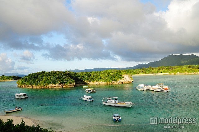 常にグラスボートが行き交うため、遊泳は禁止／photo by ajari