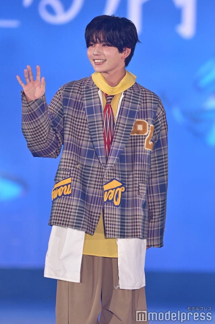 長尾謙杜(C)モデルプレス