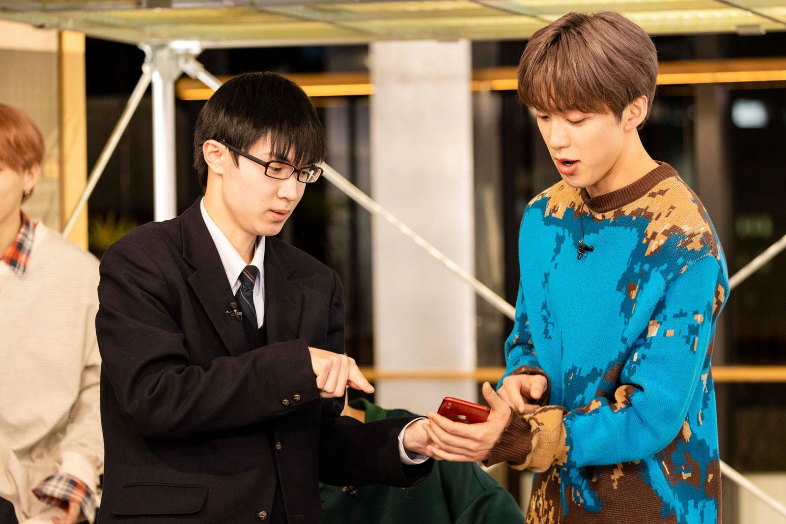 （右）河野純喜（提供写真）