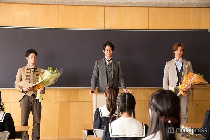 教師の中では「1番人間らしい役」/菅谷哲也、浅香航大、荒井敦史(C)2015映画「脳漿炸裂ガール」製作委員会