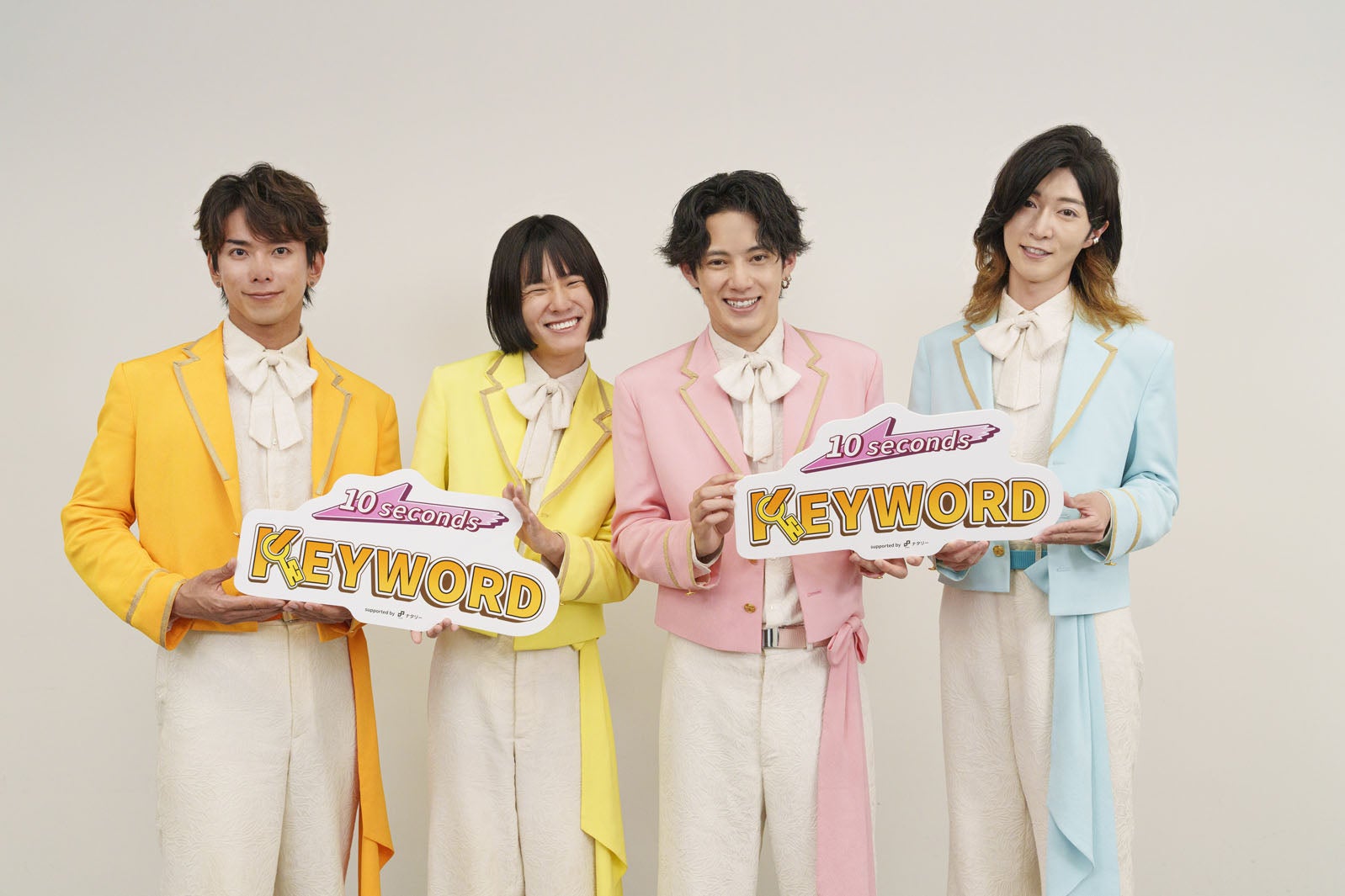 モナキ、“10秒トーク”でメンバー関連の質問に回答 ファミマTVで8月4日から週替わり放映