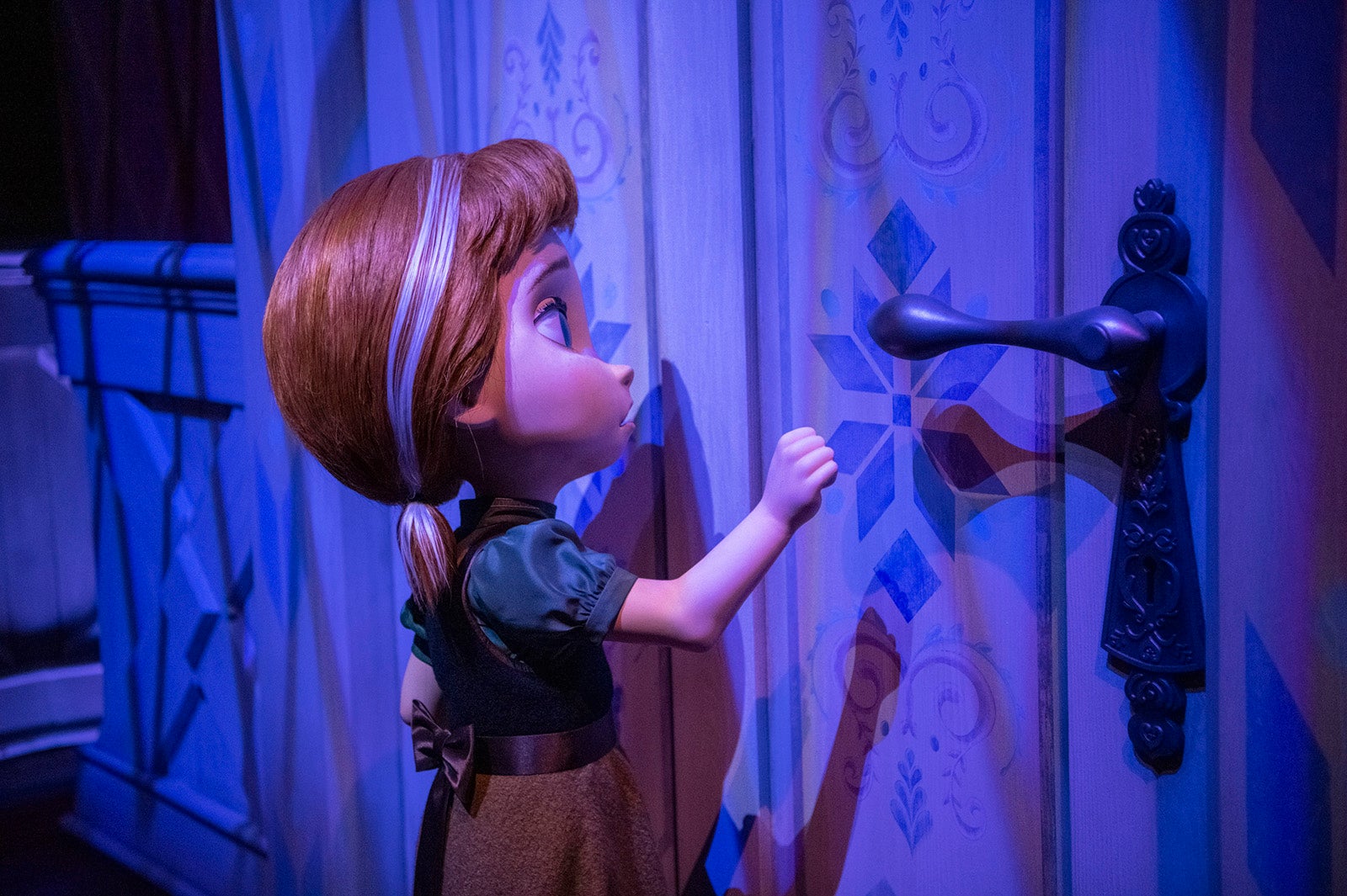 「フローズンキングダム」（C）Disney