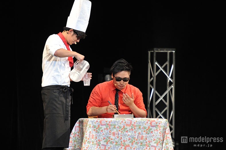 8.6秒バズーカー／ライブの様子