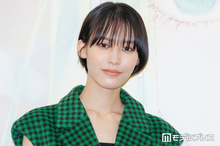 南沙良、へそ出しスタイルにファン釘付け「かっこいい」「理想のウエスト」と絶賛の声