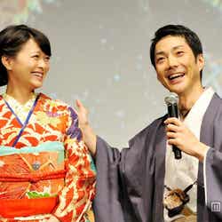 榮倉奈々(左)と野村萬斎(右)