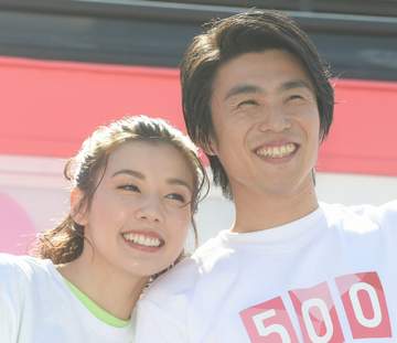 中尾明慶「私が悪いのでしょうか…」妻・仲里依紗「私は13年も悩み続けています」夫婦の「寝室問題」にファン「離れたくないみたいでかわいい」