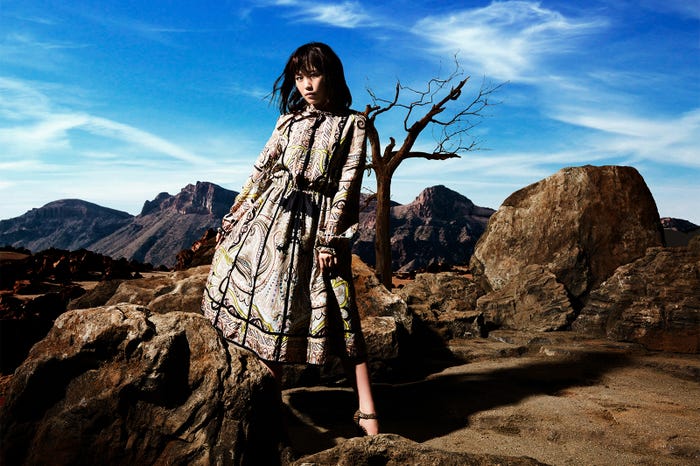 鷲尾伶菜/Flower(画像提供:所属事務所)