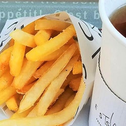 ホックホクのポテトに手が止まらない! 広尾の人気店が手がける「フレンチフライ専門店」が誕生
