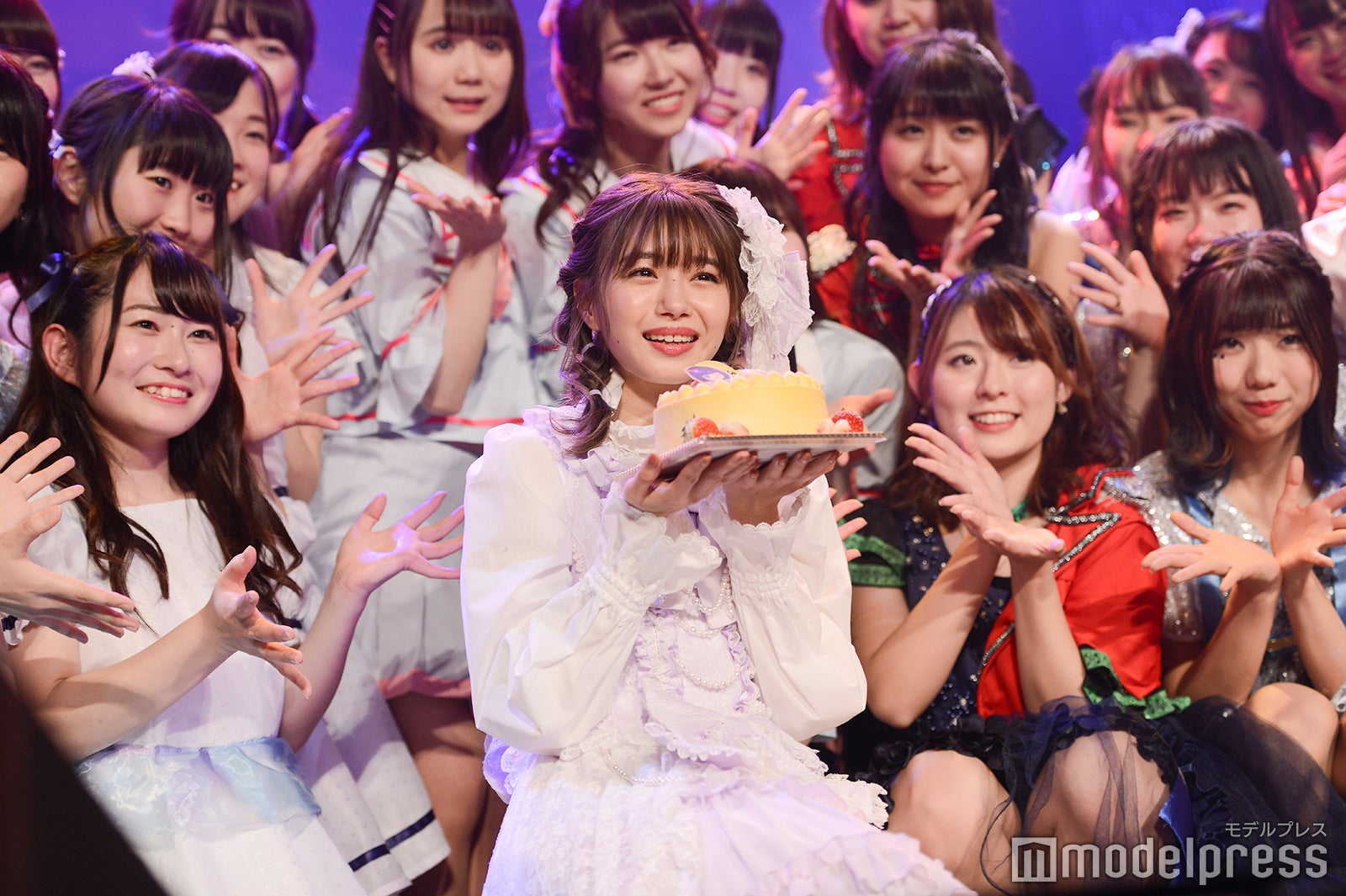 誕生日を祝ってもらったMCの市川美織「UNIDOL（ユニドル）2018-19 Winter」 （C）モデルプレス