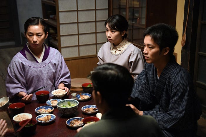 尾野真千子、松本穂香、松坂桃李/「この世界の片隅に」(C)TBS