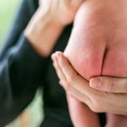 生後20日、赤ちゃんのおしりを切開…その原因とは?【ママの体験談】