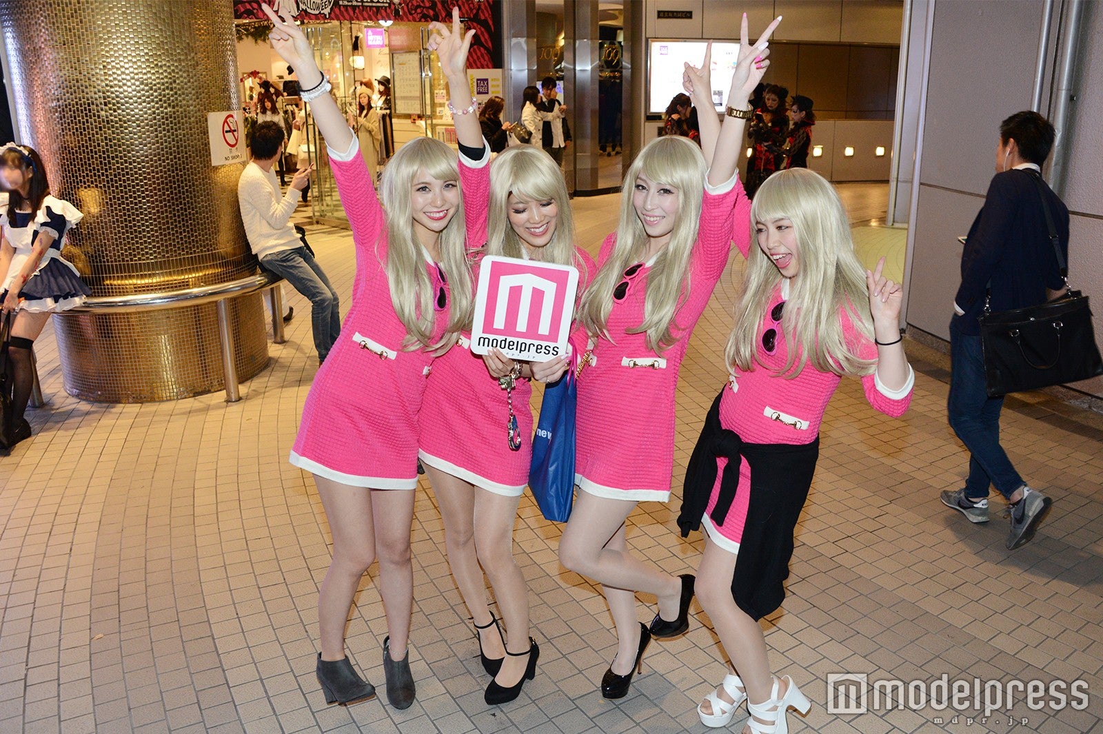 渋谷でのスナップ （C）モデルプレス