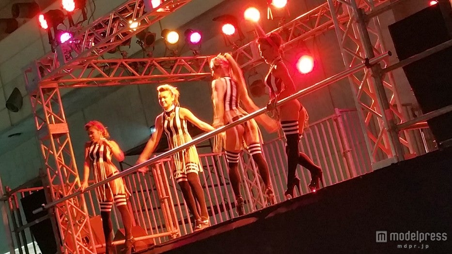 サマソニを盛り上げたゴーゴーダンサーズ