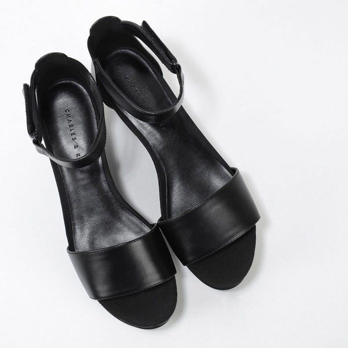 アンクルストラッププラットフォームウェッジ「CHARLES & KEITH」7,020円(税込)/画像提供:CHARLES & KEITH OFFICIAL ONLINE STORE