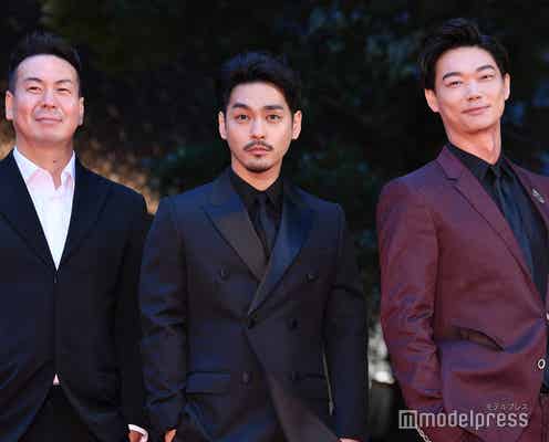 柳楽優弥&笠松将、スーツでクールにレッドカーペット登場 スマートな対応際立つ<第35回東京国際映画祭>