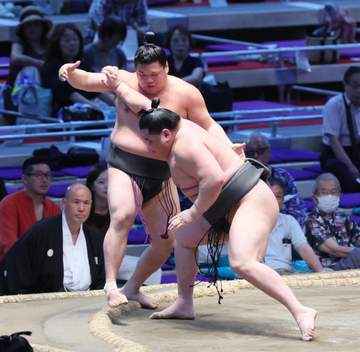 横綱のしこ名継いだ旭富士、連勝記録ストップから再出発星【大相撲】