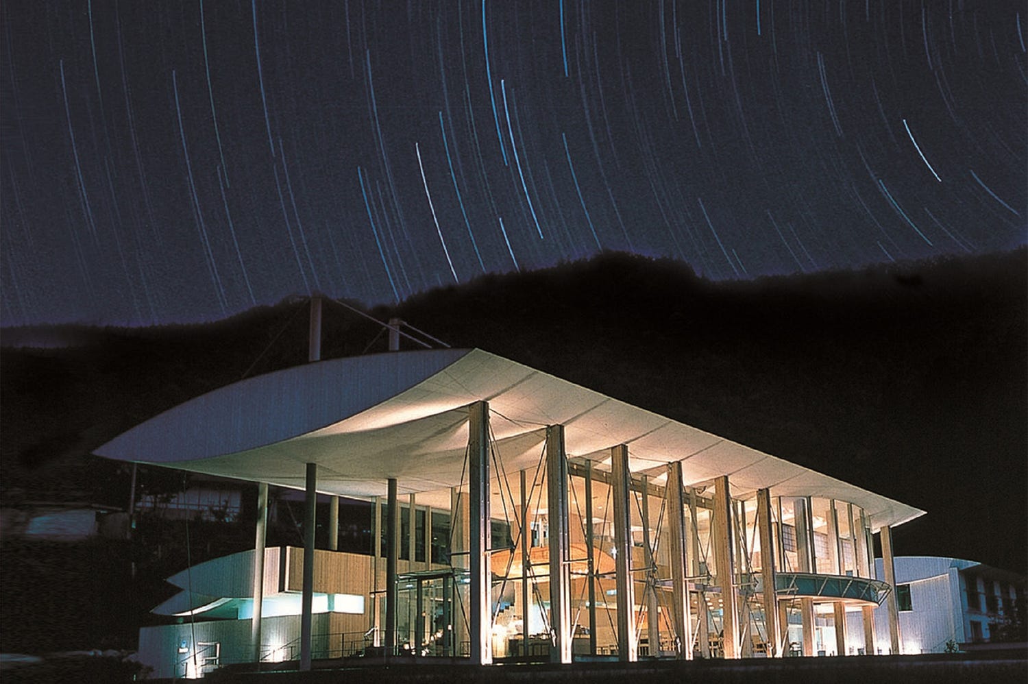 星が降り注ぎそう!高知「雲の上のホテル」で温泉&星空に癒やされたい