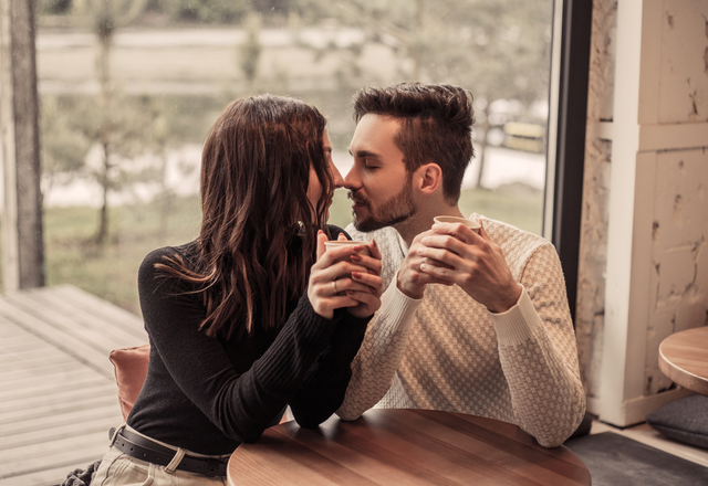 男性必見 女性がすごく興奮しちゃう 大人なキス のお作法とは モデルプレス