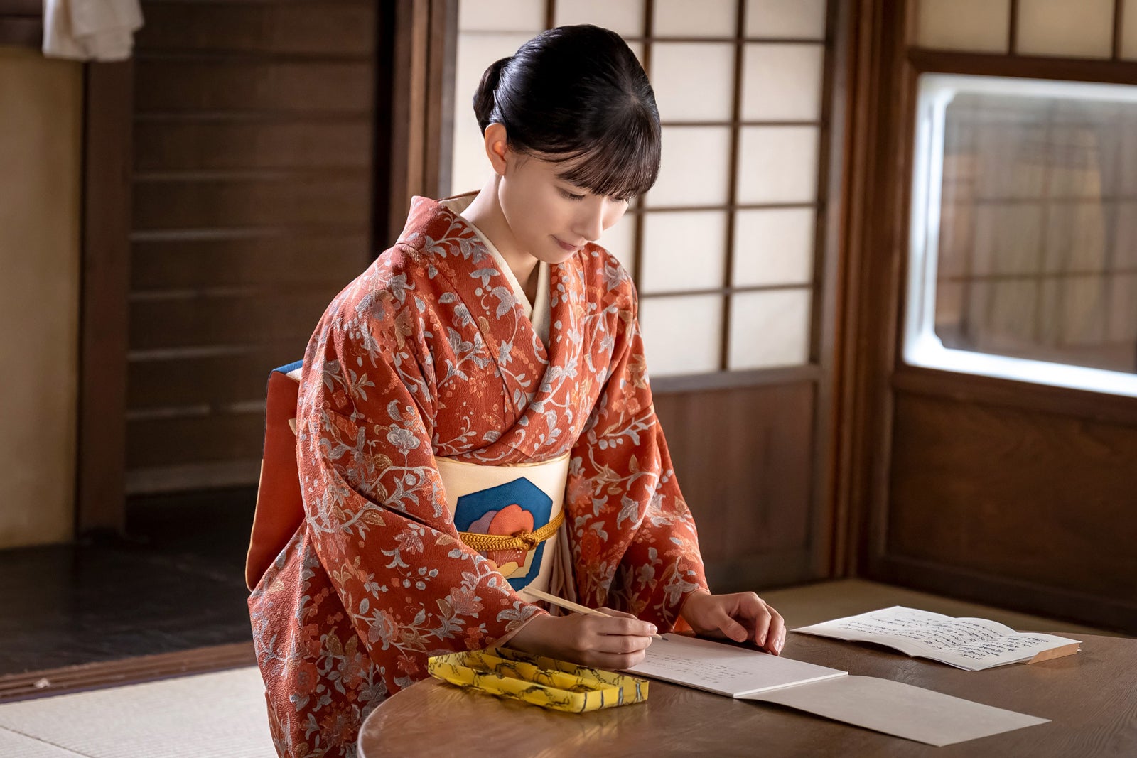 芳根京子「波うららかに、めおと日和」第1話（C）フジテレビ