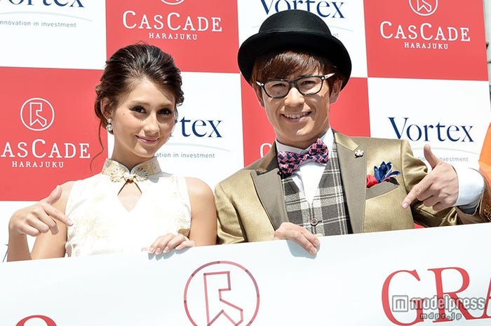 (左から)ダレノガレ明美、藤森慎吾