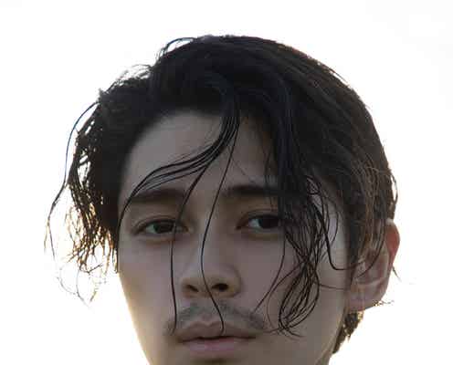 眞栄田郷敦、二階堂ふみ撮影の写真集決定 ワイルドなヒゲ・ふんどし姿も披露<A Beautiful Blink>