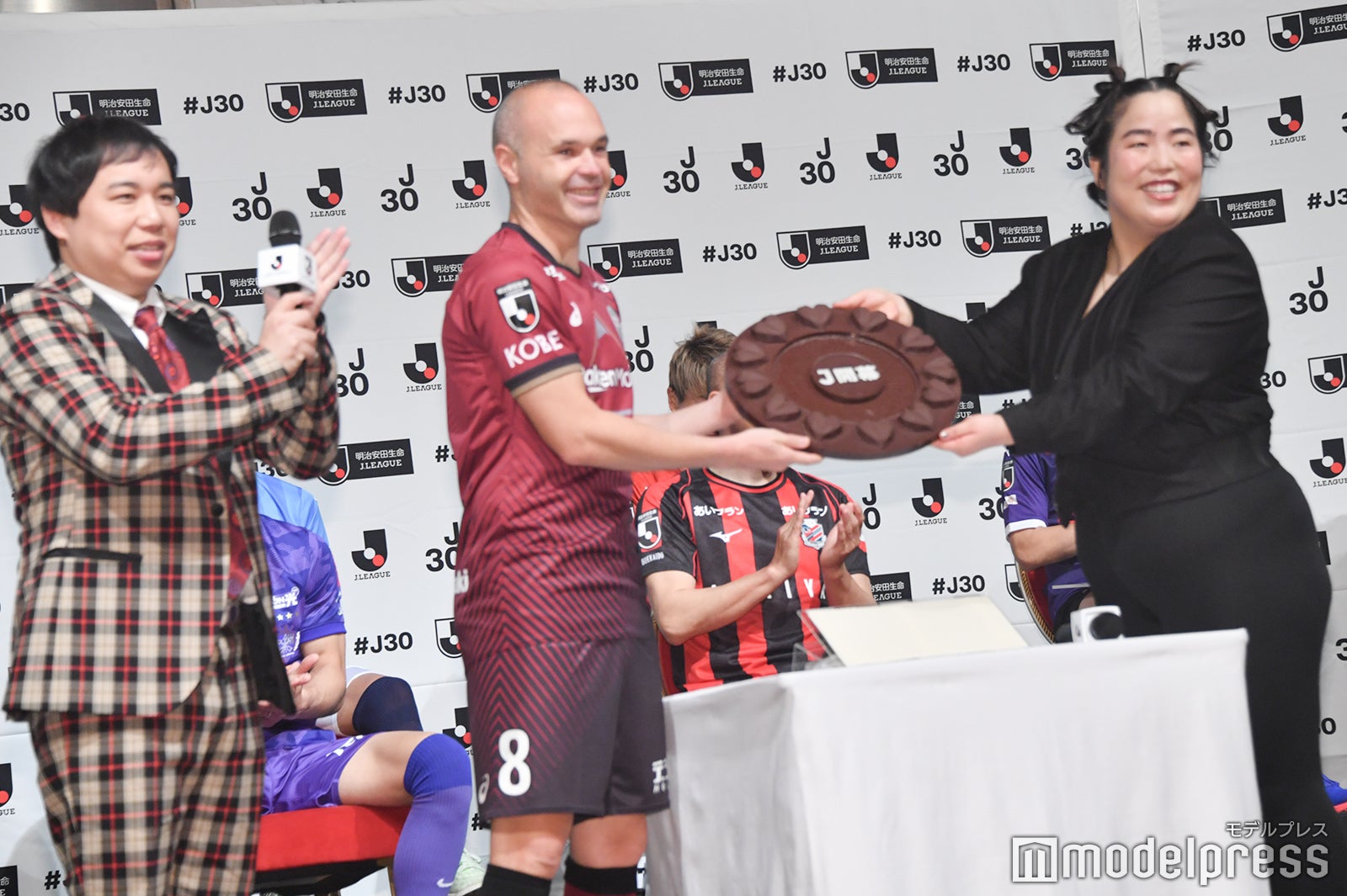 せいや、アンドレス・イニエスタ選手、ゆりやんレトリィバァ （C）モデルプレス