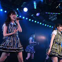 指原莉乃、松岡はな／AKB48劇場で行われたHKT48 チームH「RESET」公演（C）AKS