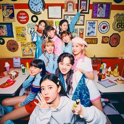NiziU、ポップな新ビジュアル公開 新曲「Poppin’ Shakin’」が早くも話題に