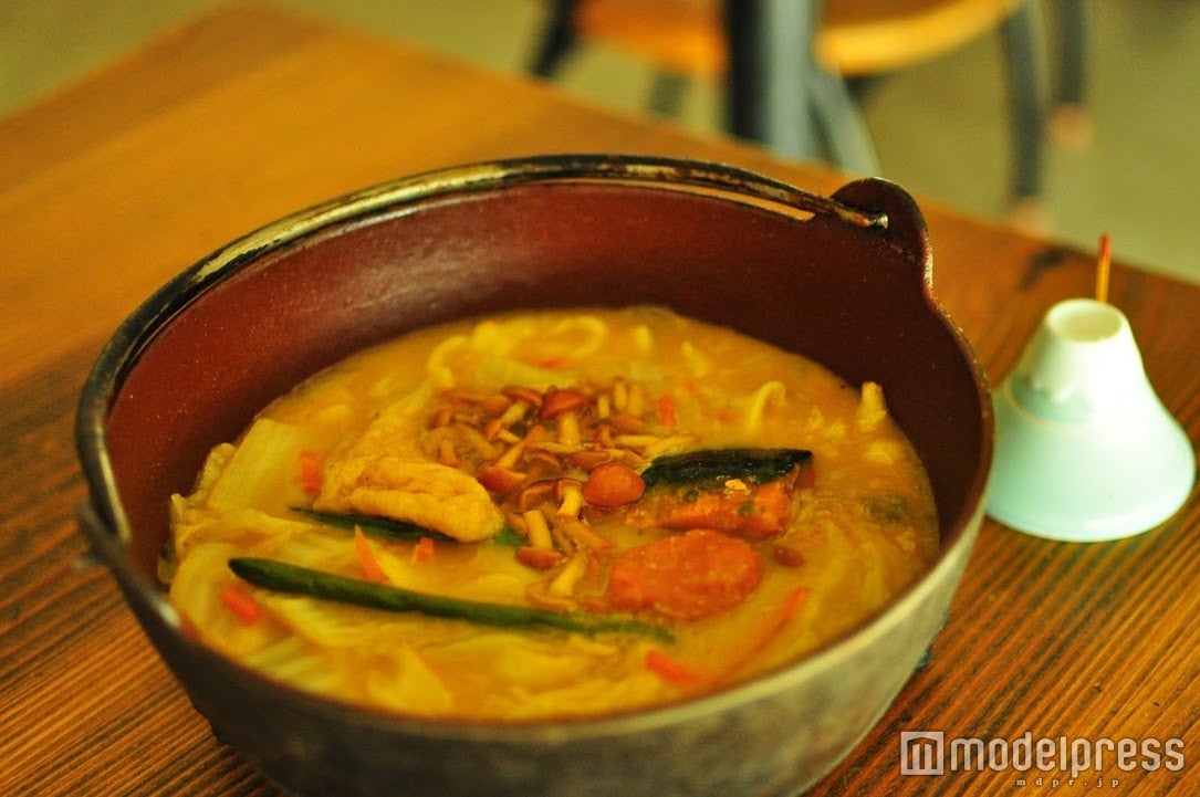 ほうとうには欠かせない、ゴロッとした大きなカボチャ。ほんのり甘くて美味しい（C）モデルプレス