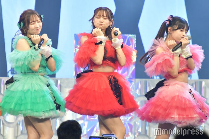 小川奈々子、立花琴未、村川緋杏 (C)モデルプレス