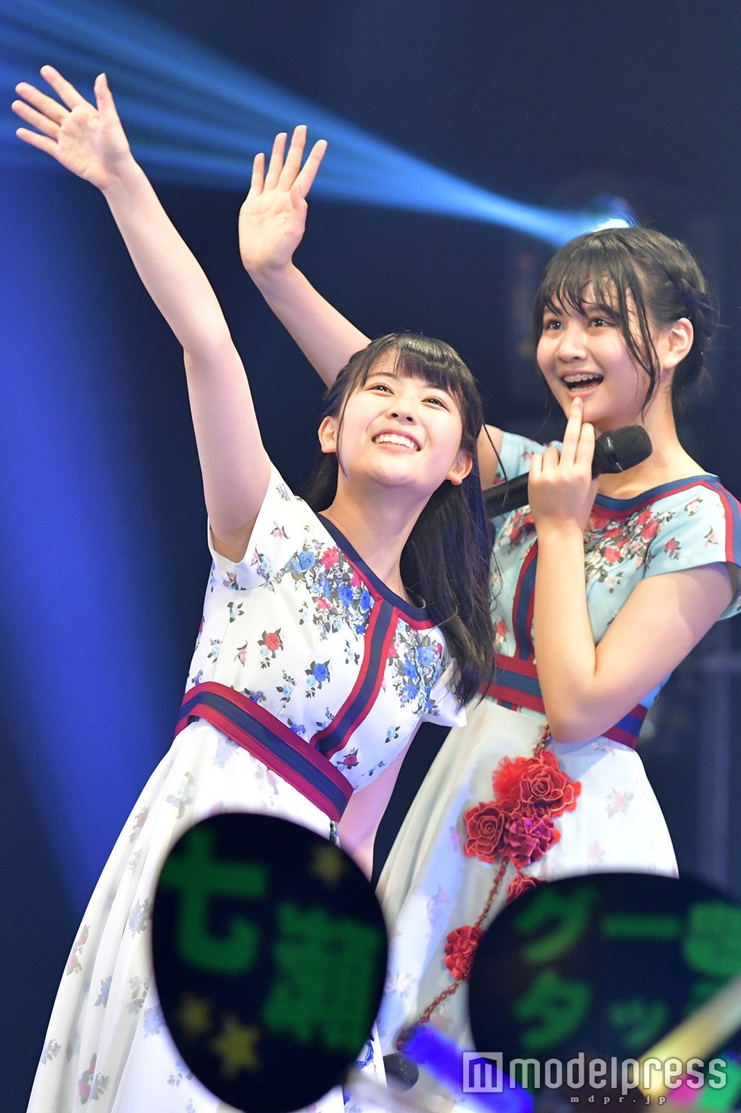 岩本蓮加、中村麗乃（C）モデルプレス