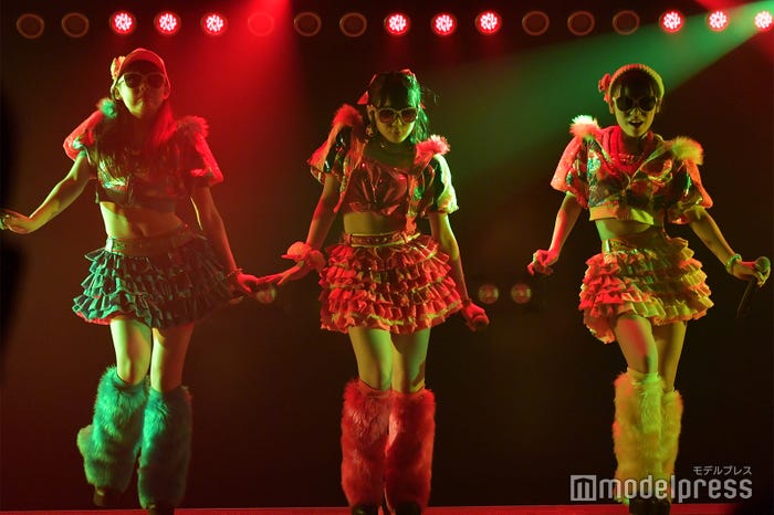 佐藤詩識・田口愛佳・安田叶「ツンデレ!」/AKB48柏木由紀「アイドル修業中」公演(C)モデルプレス