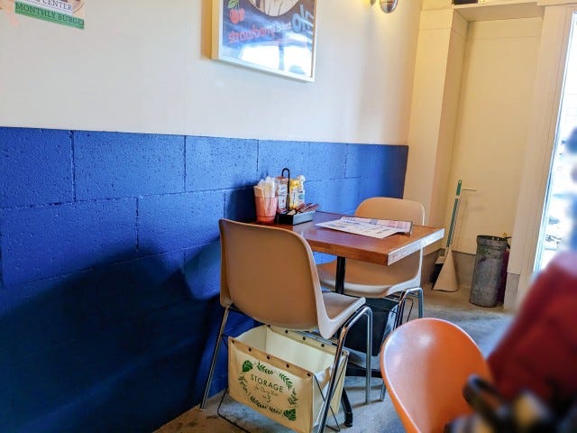 オープン前から行列も!大満足間違いなしのボリューミーなハンバーガー【大阪府東大阪市】