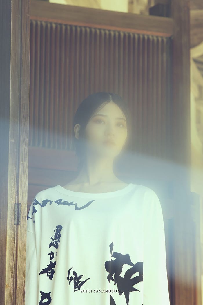 若月佑美/Photographed by Masatoshi Yamashiro