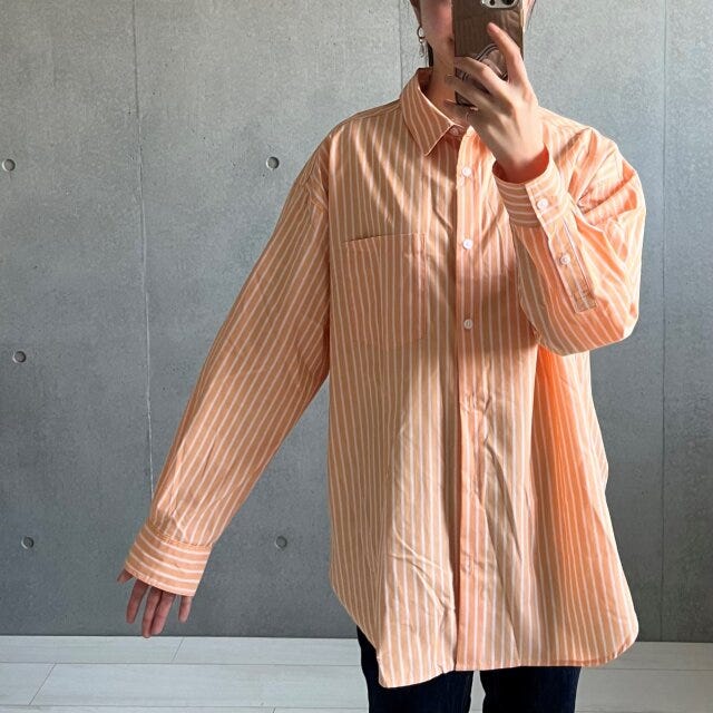 着用画像　GU　ストライプオーバーサイズシャツ