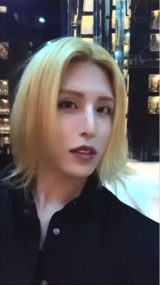 ROLAND、ブロンドヘア復活 黒髪からイメチェンで「帝王カムバック」「美しすぎる」と反響